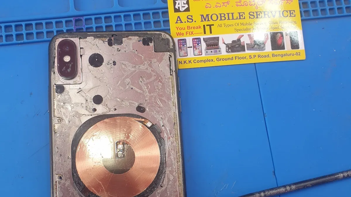A Z Mobile service — Mobile Parts on SP Road, Bangalore