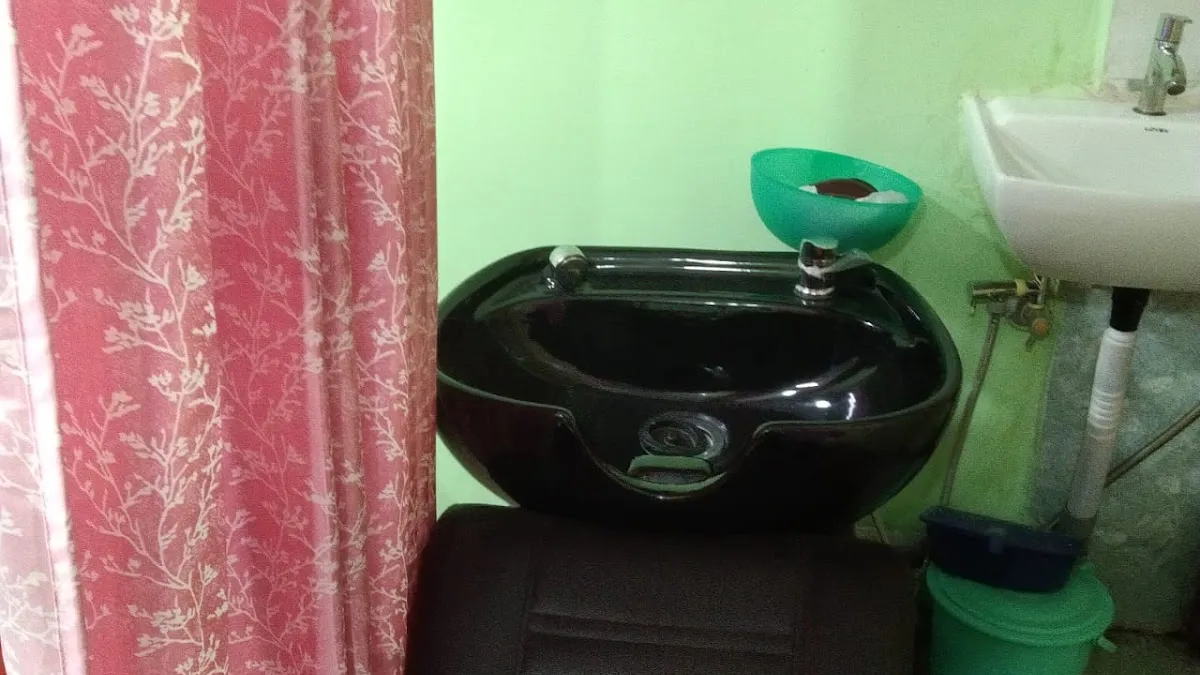 APARUPA BEAUTY PARLOUR — Beauty Parlour on SP Road, Bangalore