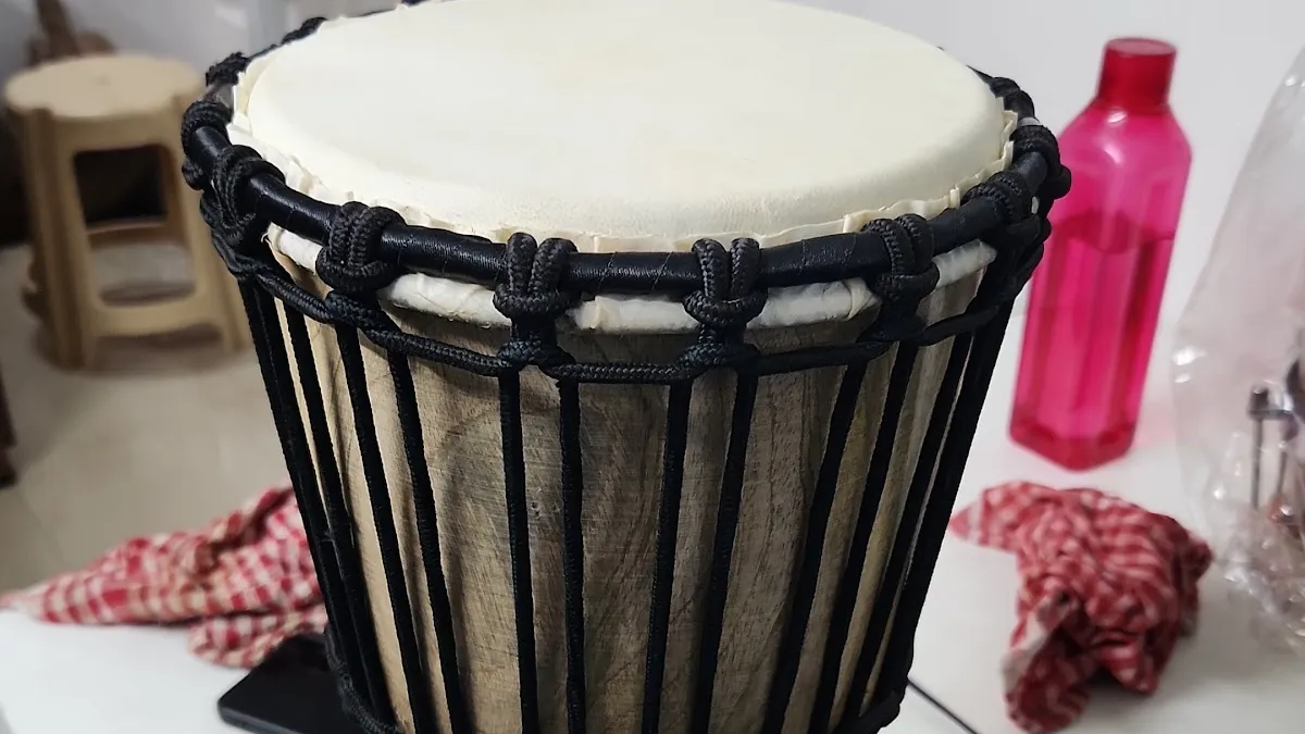 Bangalore musicals — Musical instrument store on SP Road, Bangalore