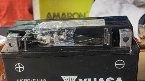 Car Battery jumpstart — Car battery store on SP Road, Bangalore