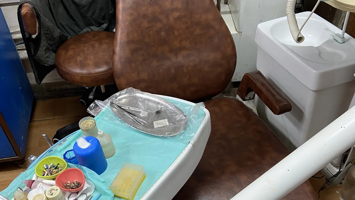 Dental Health Centre — Dental clinic on SP Road, Bangalore