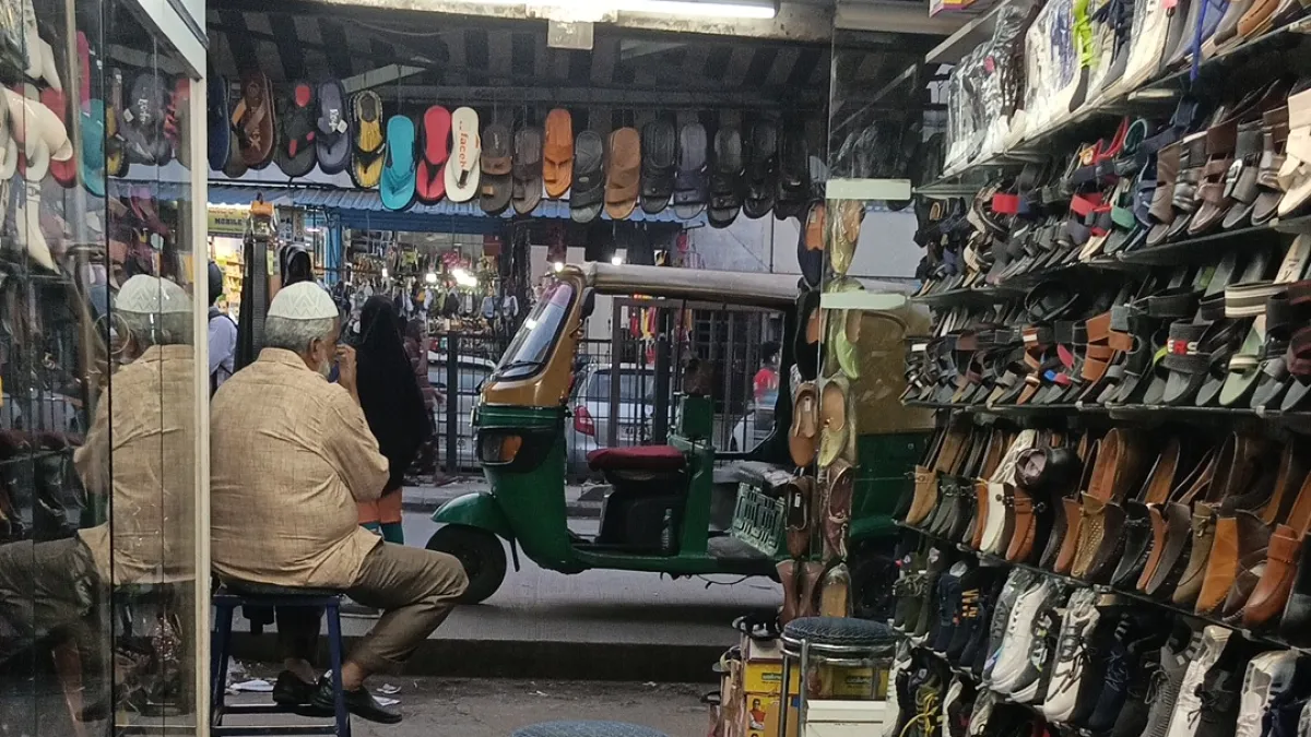 Fashion Shoe Plaza — Shoe store on SP Road, Bangalore