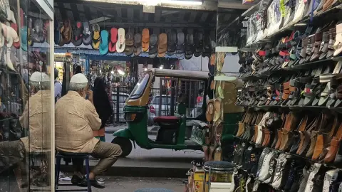 Fashion Shoe Plaza — Shoe store on SP Road, Bangalore