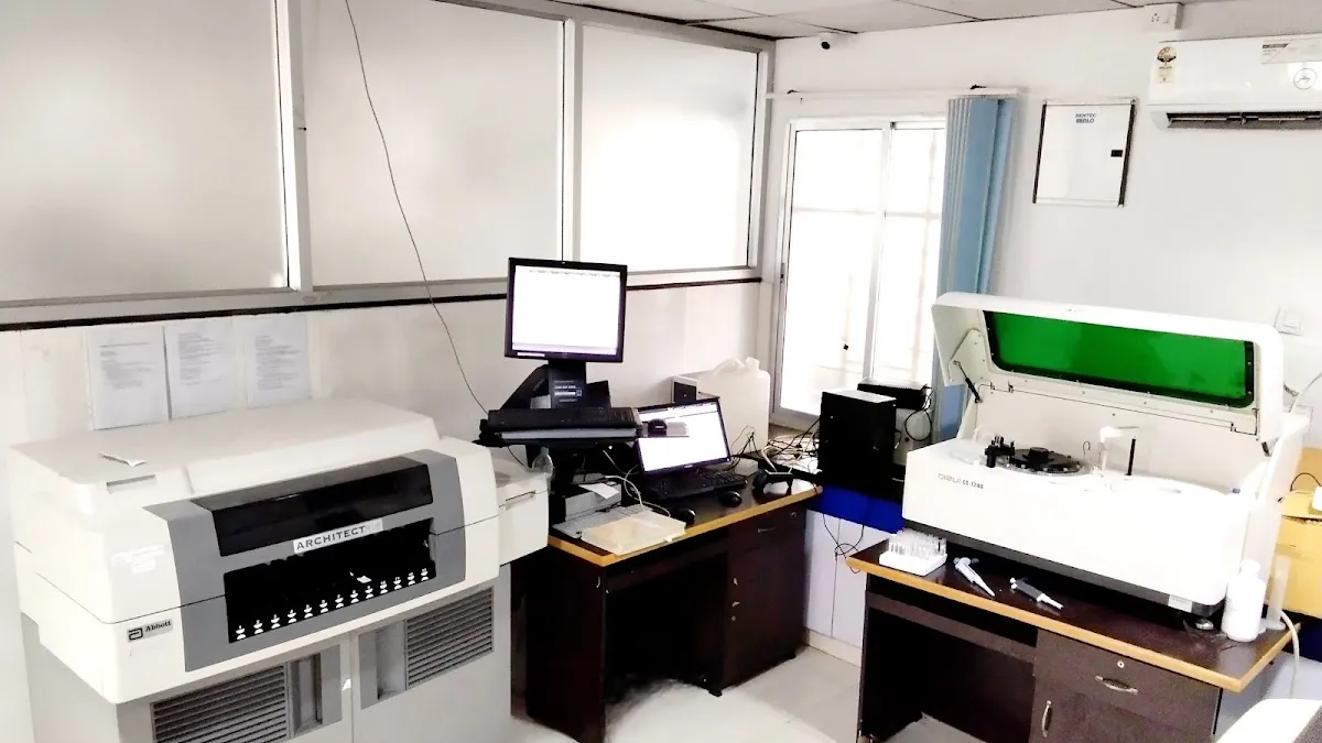 HiTech laboratory — Medical clinic on SP Road, Bangalore