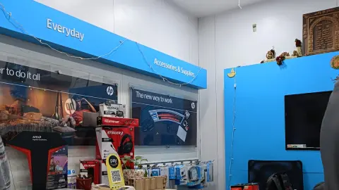 HP World — Computer Market on SP Road, Bangalore