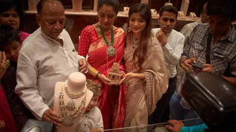 Navrathan jewellers CT Street — Jewelry store on SP Road, Bangalore