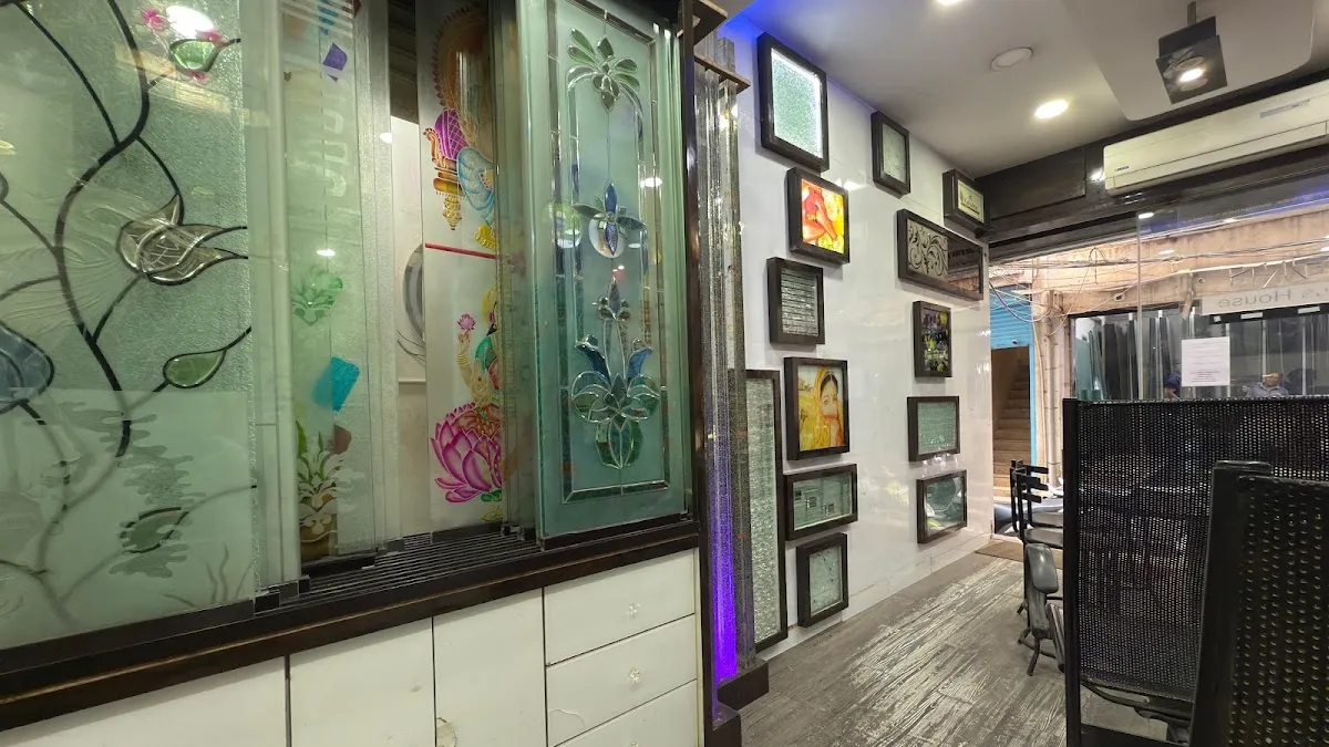 Nutan Glass House — Glass & mirror shop on SP Road, Bangalore