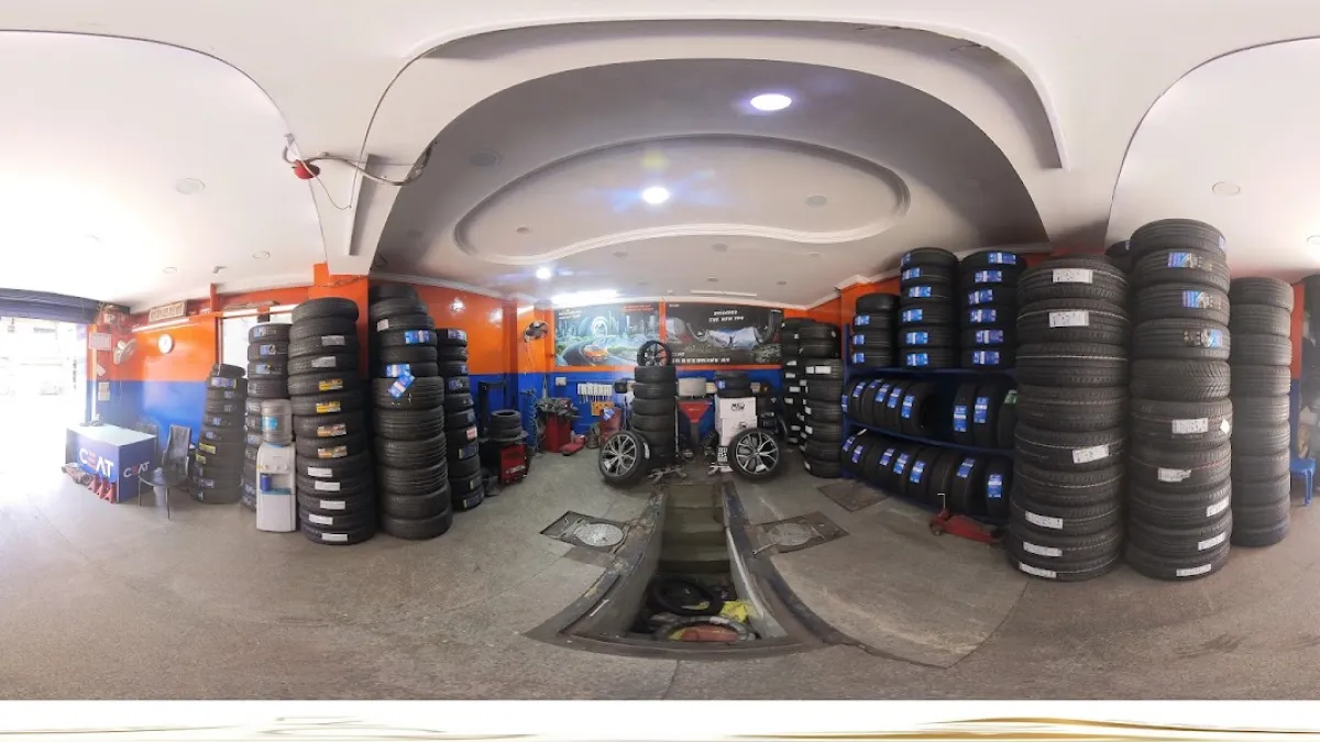 POPULAR TRADERS ( TYRE DEALER ) — Tire shop on SP Road, Bangalore