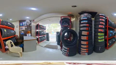 SHREE MAHAVISHNU TYRES -WHOLESALE TYRE SHOP IN V V PURAM R V ROAD BANGALORE — Tire shop on SP Road, Bangalore
