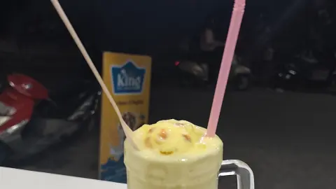 SRI GAJANANA FRUIT JUICE CENTER — Juice shop on SP Road, Bangalore