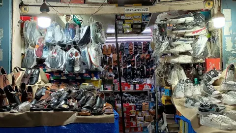 Standard Foot Wear — Shoe store on SP Road, Bangalore