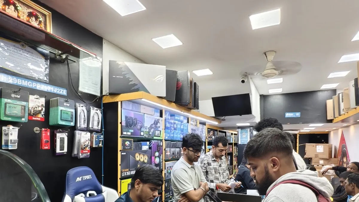 Vikas Laptop — Computer Market on SP Road, Bangalore
