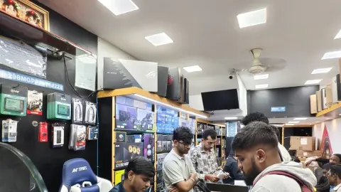 Vikas Laptop — Computer Market on SP Road, Bangalore